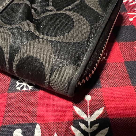 71- Coach “Poppy” wristlet wallet. - Picture 6 of 7